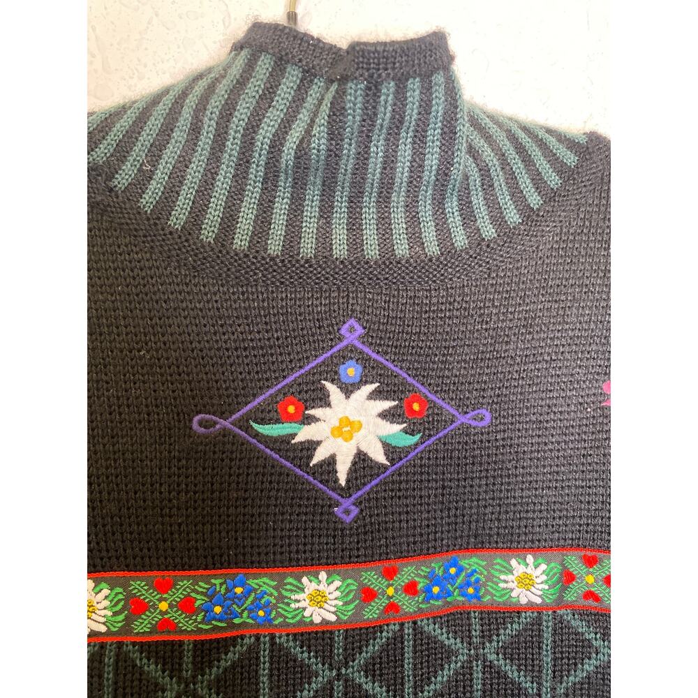 Obermeyer Vintage Chloe Floral Embroidered Fair Isle Winter Ski Sweater EUC Sz S - Picture 4 of 14
